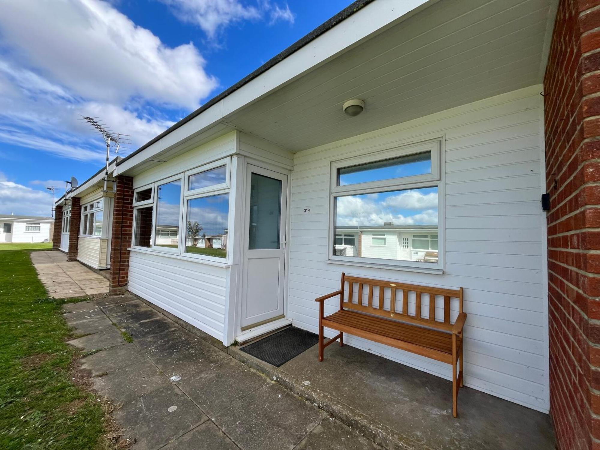 Chalet 319, Hemsby - Two Bed Chalet, Sleeps 5, Pet Friendly, Bed Linen And Towels Included Exterior foto
