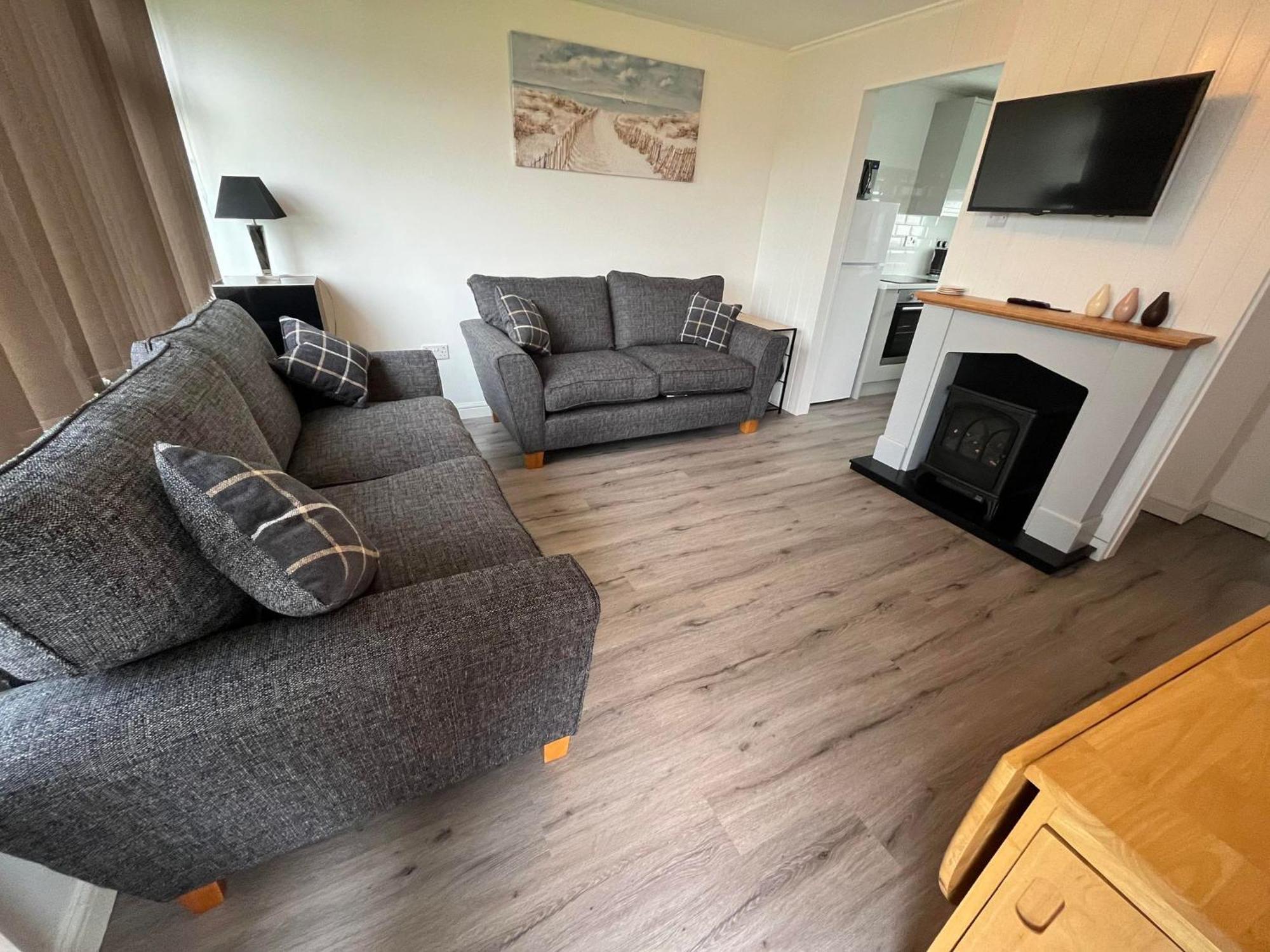 Chalet 319, Hemsby - Two Bed Chalet, Sleeps 5, Pet Friendly, Bed Linen And Towels Included Exterior foto