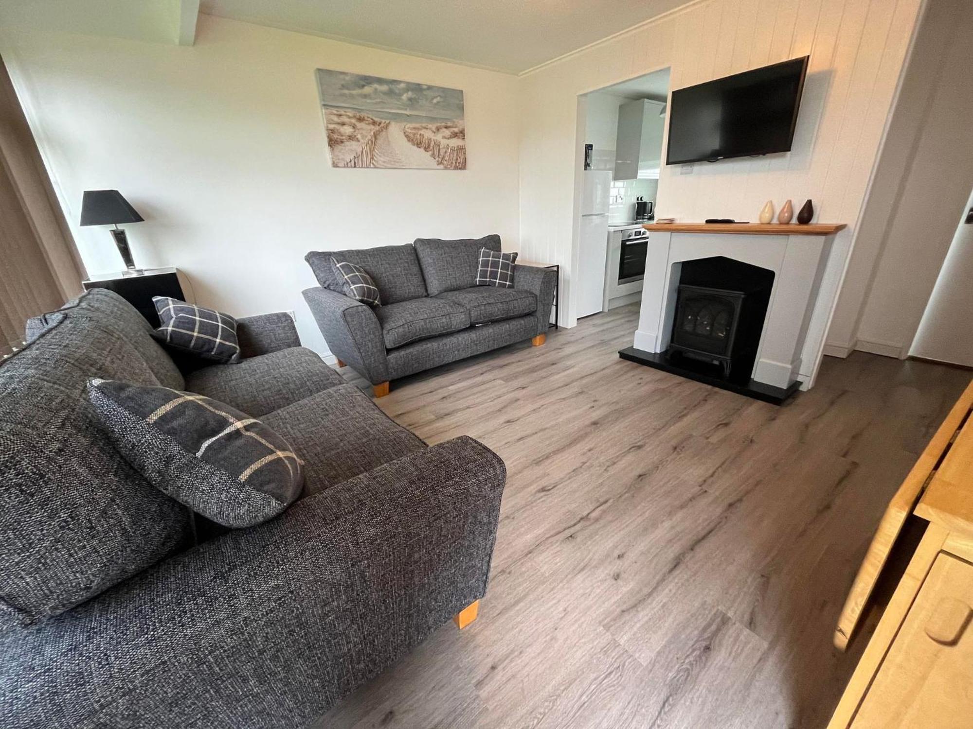 Chalet 319, Hemsby - Two Bed Chalet, Sleeps 5, Pet Friendly, Bed Linen And Towels Included Exterior foto